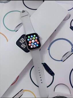 Apple watch SE 2.generace 40mm - 2