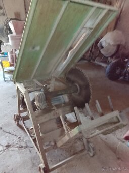 Cirkulárka stolní s kolébkou - 2