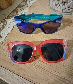 Dětské sluneční brýle a nafukovací rukávky na plavani - 2