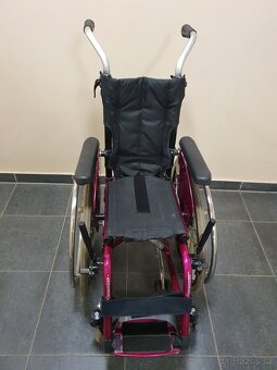 úzký skládací TOP invalidní vozík - 2