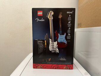 LEGO Ideas 21329 Fender Stratocaster - 2