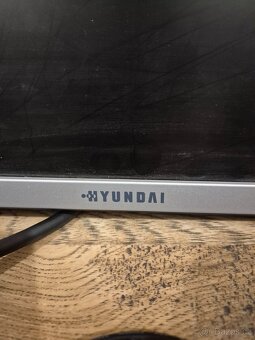 Prodám LCD monitor Hyundai B70A. - 2