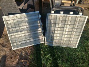 Stropní zářivková světla. - 2