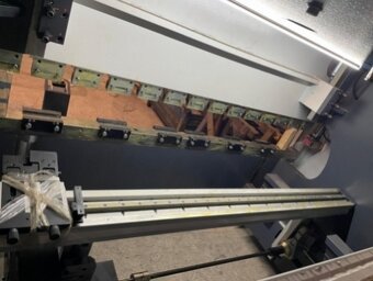 SX 30220 Ohraňovací hydraulický lis, rok 2024 - 2