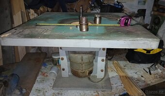 Prodám stolní spodní frézku,pilu - 2