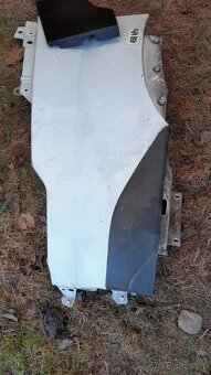 Levý přední blatník Iveco Daily - 2