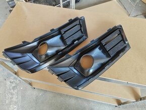 AUDI B9/ 8W A4 pravá mřížka předního nárazníku - 2