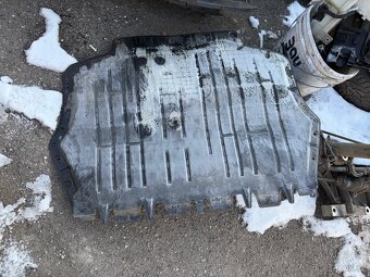 Škoda Octavia 2 kryt pod motor - 2