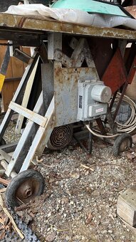 Cirkulárka se stolem a kolíbkou - 2