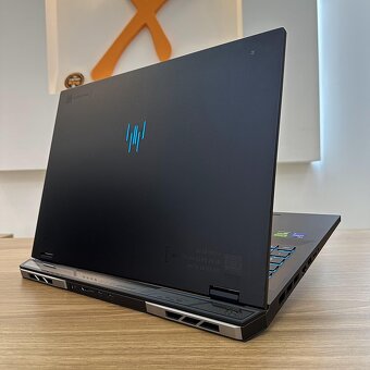 Acer predator neo 18 - 2