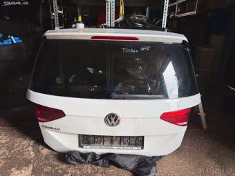 Páté dveře VW Touran 5T1 2016> - 2