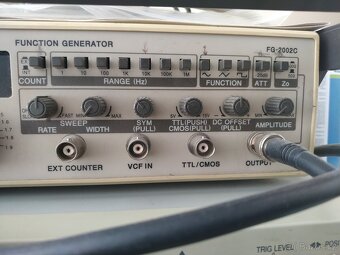 osciloskop a generátor - 2