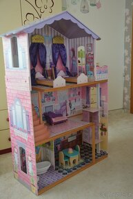 Domeček pro panenky KidKraft, i pro Barbie - 2