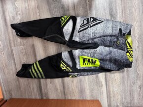 Prodám motocros. Kalhoty FLY KINETIC NOIZ černo/ - 2