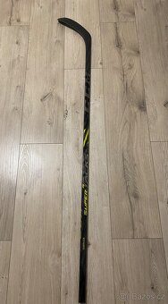 Prodám hokejovou hůl CCM SUPER TACKS AS4 PRO - 2