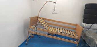 elektrická polohovaci postel - 2