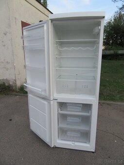 Nabízím velkou lednici Zanussi. Plně funkční.Boxy neprasklé. - 2