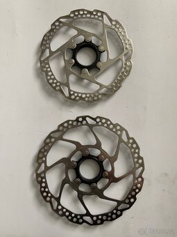 Brzdové kotouče Shimano. - 2