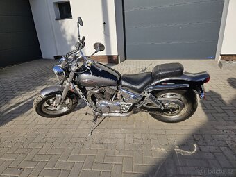 Suzuki VZ 800 Marauder - 2