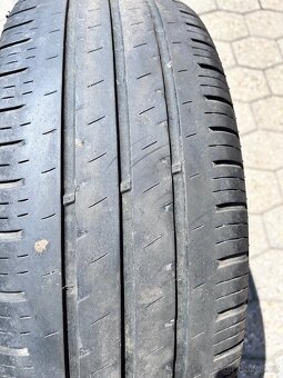 Pneu Hankook 235/65 r16c - 2