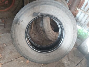 Pneu Pirelli 235/75 R17,5 - 2