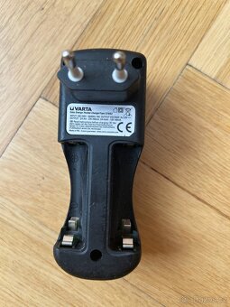 Nabijecka NiMH Varta Pocket Charger 57662 - 2