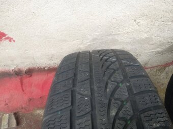 Pneu 215/65/16 - 2