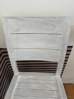 2 kusy židlí z masivu - 2