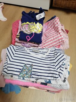 Balík dívčího oblečení vel. 110 - 2