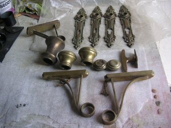 Mosazné kování na dveře a další - 2