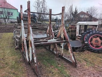 Železné stojany - 2