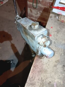 Hydraulický rozvaděč - 2