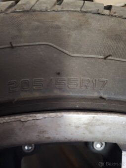 Disky s roztečí 5x100 novými pneu 205/55 R17. - 2