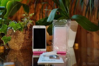 iPhone 7 32GB růžový (2) - 2