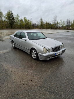 prodám Mercedes Benz W210 E 220CDI manuál, tažné zařízení. - 2