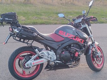 Suzuki GSR 600 yoshimura - 2