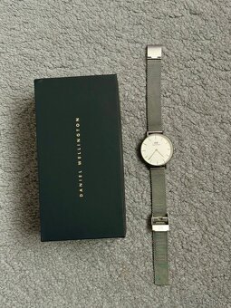 stříbrné hodinky Daniel Wellington - 2