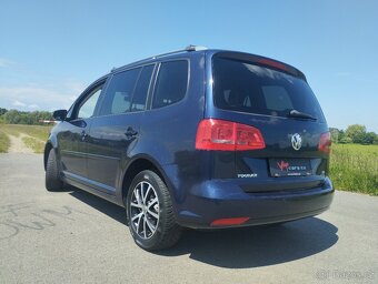 VOLKSWAGEN TOURAN 1,6TDI 77KW,AUTOMAT,KOMPLET ODSERVISOVÁNO. - 2