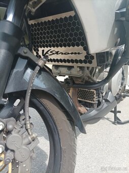 Set mřížek na Suzuki VStrom - 2