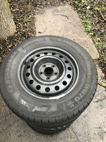 Zimní pneu 215/70R16 a disk Hyundai (5x114,3) - 2