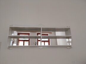 Skříň a police se zdrcadly - 2