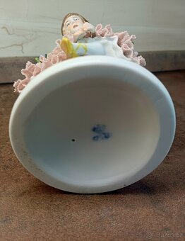 Starožitná porcelánová soška - 2