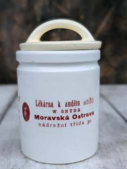 Starožitná lékárenská stojatka. Moravská Ostrava. - 2