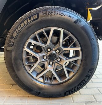 Jeep 18' disky, originál + Michelin zimní pneu / (+letní) - 2