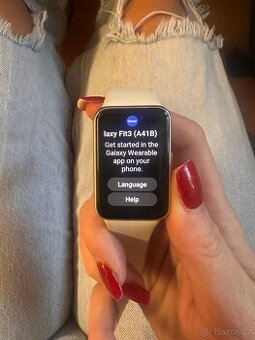 Chytrý náramek Samsung Galaxy fit 3 střilbrno bílý - 2