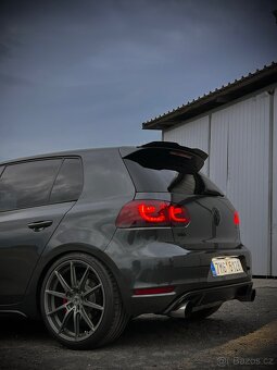 Volkswagen Golf VI GTI - 2