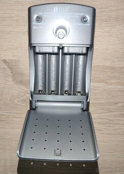 SOLID MW 1270 inteligentní nabíječka - 2