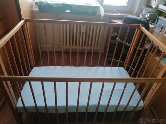 Dětská dřevěná postýlka - 2