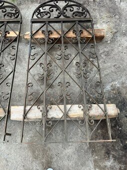 Staré železné mříže - 2