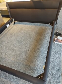 Čalouněná postel 180x200cm, tmavě hnědá- nová - 2